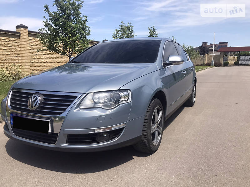 Седан Volkswagen Passat 2010 в Харкові