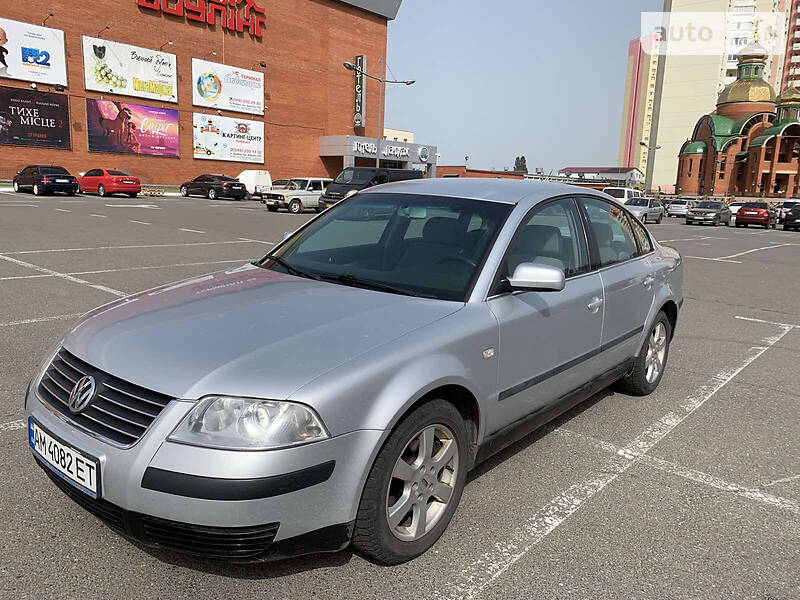 Седан Volkswagen Passat 2001 в Киеве