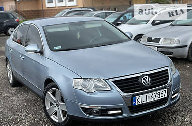 Седан Volkswagen Passat 2005 в Хусте