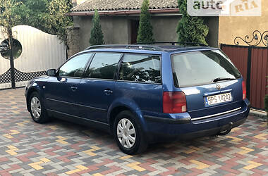 Универсал Volkswagen Passat 1999 в Хусте