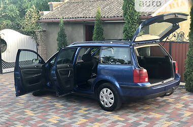 Универсал Volkswagen Passat 1999 в Хусте