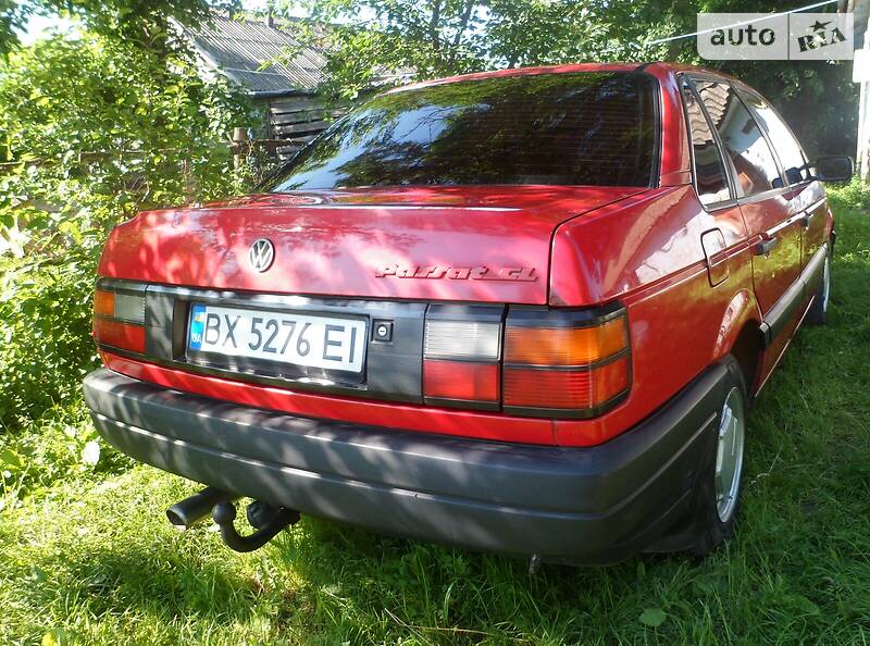 Седан Volkswagen Passat 1992 в Хмельницком
