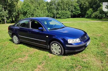 Седан Volkswagen Passat 2000 в Старокостянтинові