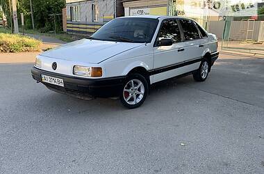 Седан Volkswagen Passat 1991 в 