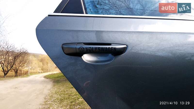 Седан Volkswagen Passat 2015 в Богуславі