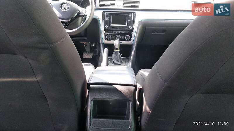 Седан Volkswagen Passat 2015 в Богуславі