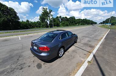 Седан Volkswagen Passat 2012 в Києві