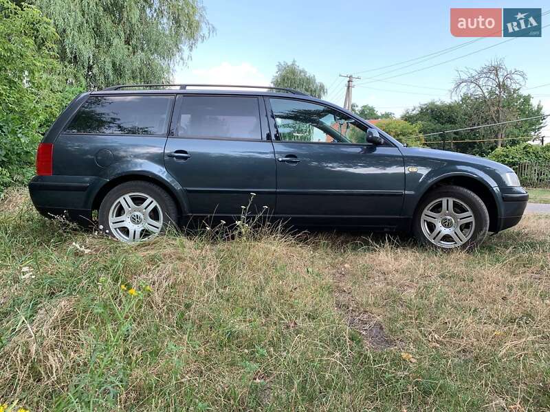 Універсал Volkswagen Passat 1999 в Олександрії
