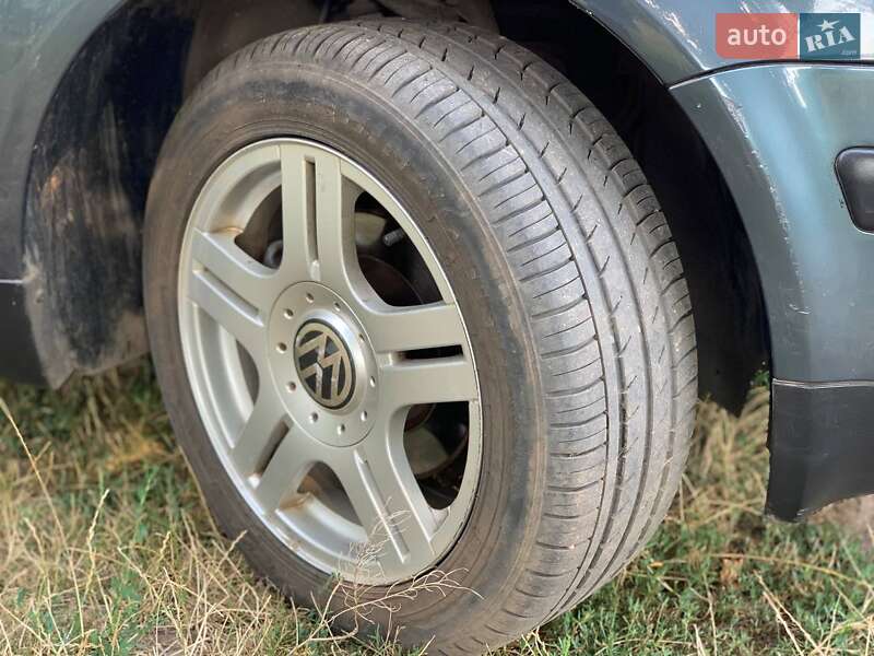 Універсал Volkswagen Passat 1999 в Олександрії