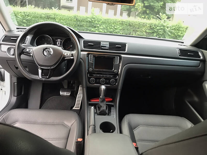 Седан Volkswagen Passat 2018 в Каменском