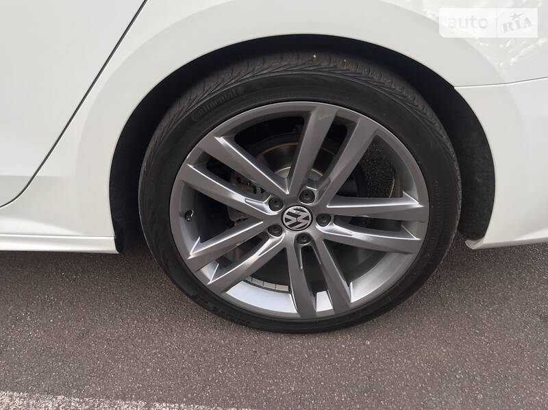 Седан Volkswagen Passat 2018 в Каменском