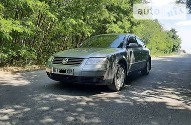 Седан Volkswagen Passat 2003 в Голой Пристани