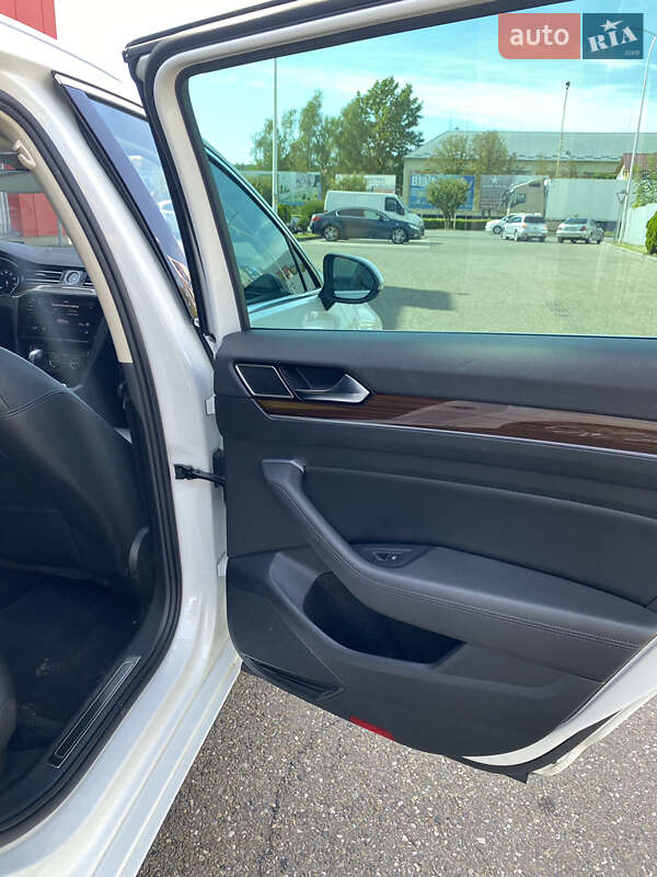 Універсал Volkswagen Passat 2017 в Іршаві