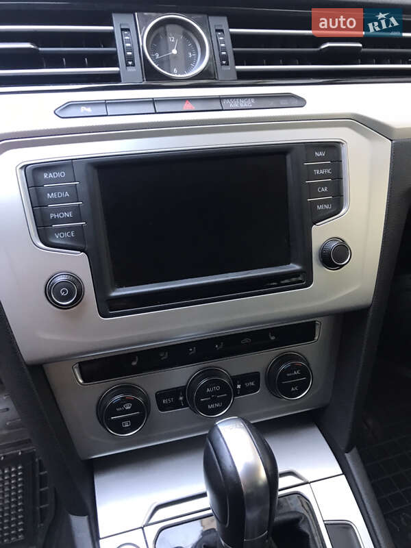 Универсал Volkswagen Passat 2017 в Хмельницком