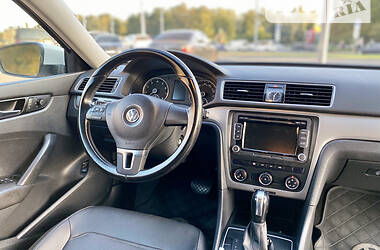 Седан Volkswagen Passat 2013 в Днепре