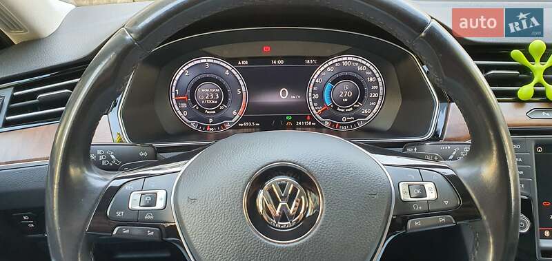 Универсал Volkswagen Passat 2015 в Львове