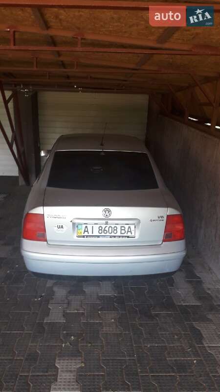 Седан Volkswagen Passat 1999 в Киеве