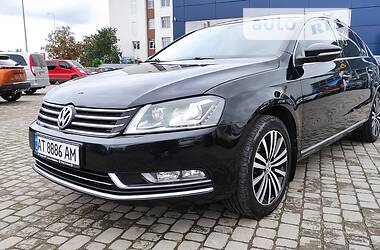 Седан Volkswagen Passat 2011 в Івано-Франківську