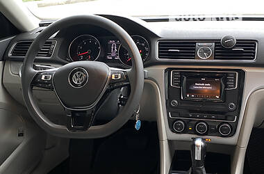 Седан Volkswagen Passat 2015 в Миколаєві