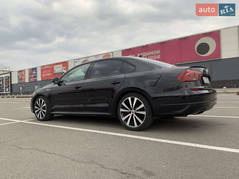 Седан Volkswagen Passat 2018 в Києві