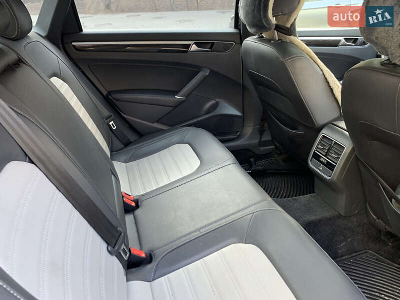 Седан Volkswagen Passat 2018 в Києві