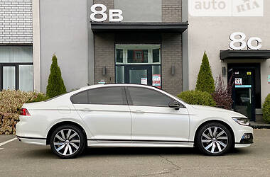 Седан Volkswagen Passat 2018 в 