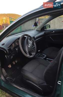 Универсал Volkswagen Passat 2001 в 