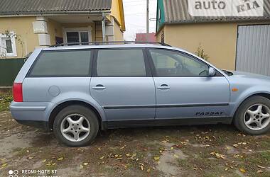 Универсал Volkswagen Passat 1998 в Киверцах