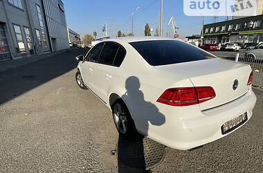 Седан Volkswagen Passat 2012 в Днепре