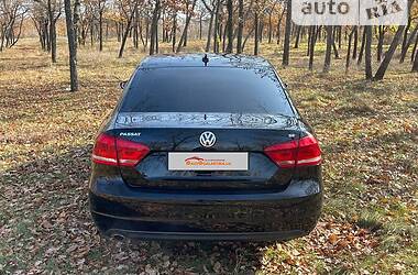 Седан Volkswagen Passat 2012 в Николаеве