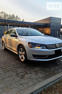 Седан Volkswagen Passat 2013 в Буче