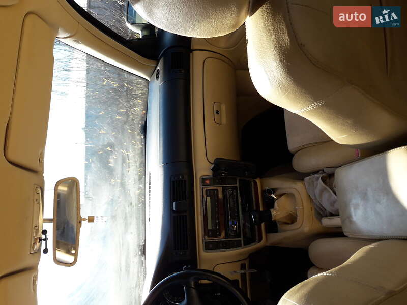Универсал Volkswagen Passat 2002 в Изяславе