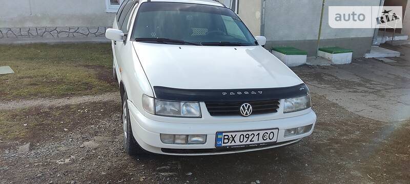 Универсал Volkswagen Passat 1996 в Городке