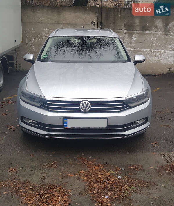Универсал Volkswagen Passat 2017 в Луцке фото 2 Универсал Volkswagen Passat 2017 в Луцке