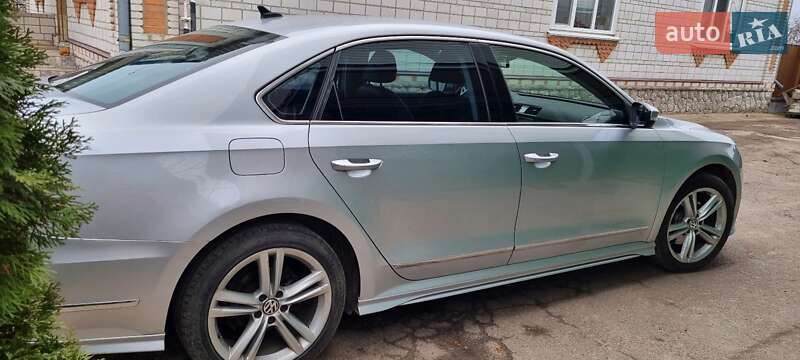 Седан Volkswagen Passat 2014 в Киеве