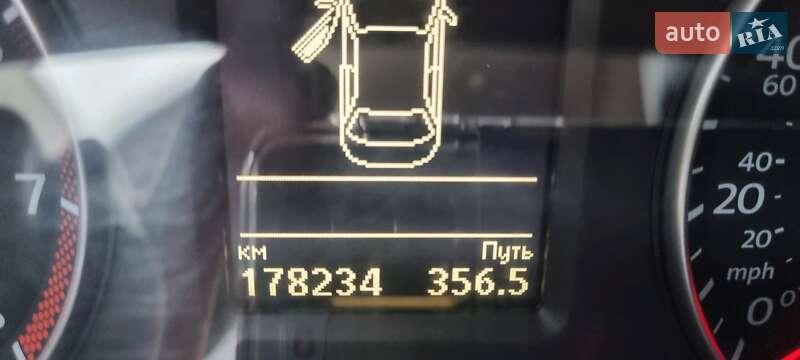 Седан Volkswagen Passat 2014 в Киеве