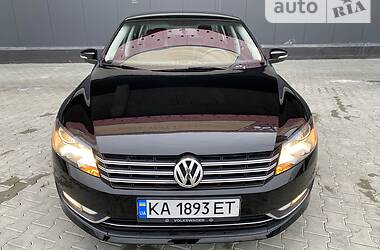 Седан Volkswagen Passat 2012 в Киеве