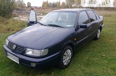 Седан Volkswagen Passat 1993 в Хорошеві