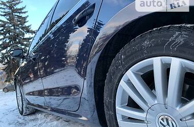 Седан Volkswagen Passat 2012 в Днепре