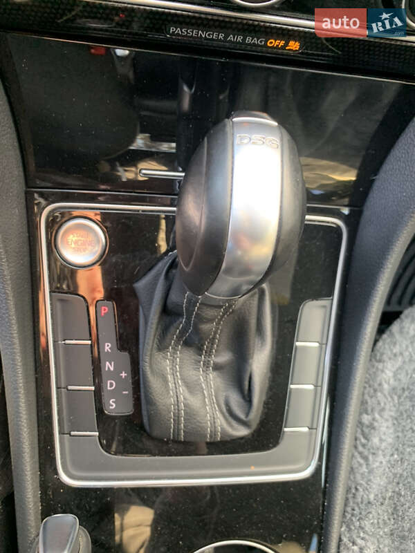 Седан Volkswagen Passat 2018 в Києві