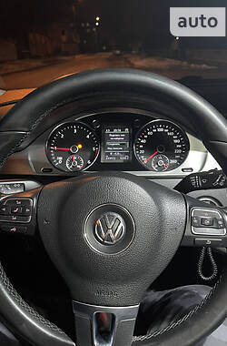 Универсал Volkswagen Passat 2014 в Умани