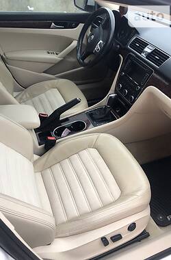 Седан Volkswagen Passat 2012 в Ивано-Франковске