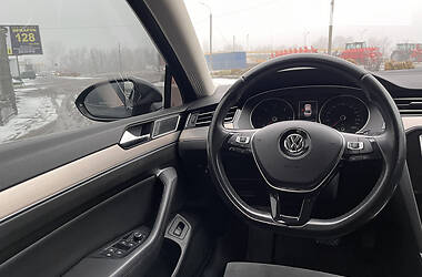 Седан Volkswagen Passat 2016 в 