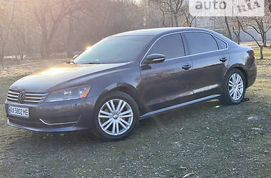 Седан Volkswagen Passat 2012 в Днепре