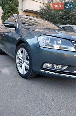 Універсал Volkswagen Passat 2012 в 