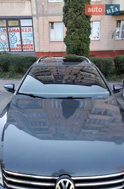Універсал Volkswagen Passat 2012 в 