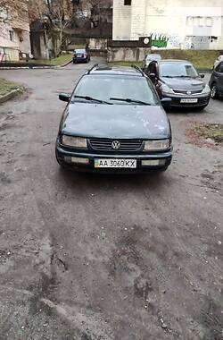Универсал Volkswagen Passat 1994 в Киеве