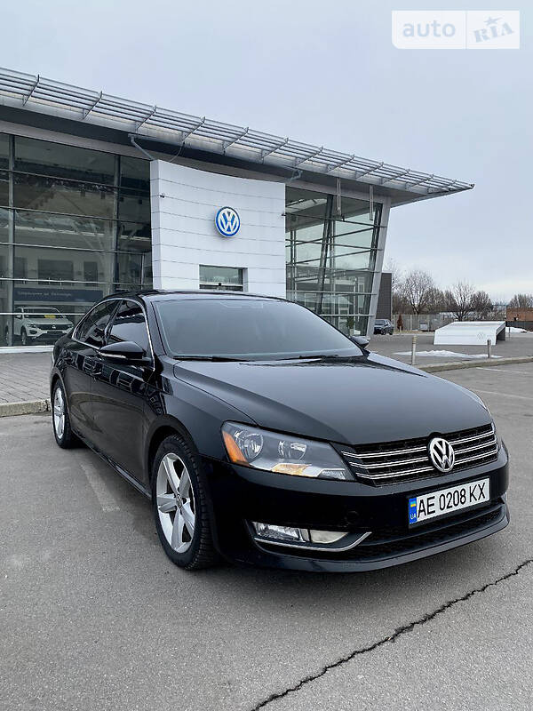 Седан Volkswagen Passat 2012 в Днепре