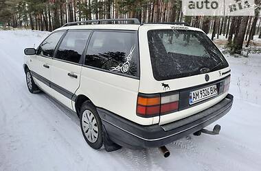 Універсал Volkswagen Passat 1993 в Хорошеві