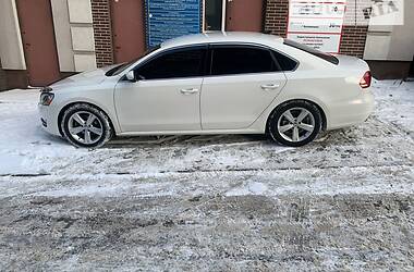 Седан Volkswagen Passat 2014 в Днепре